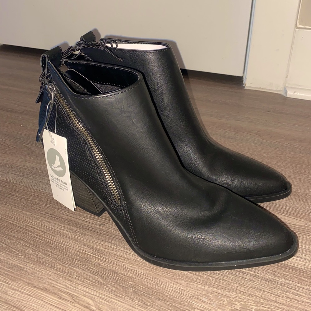 Universal Thread | Black Heeled Booties | 9.5 | Target